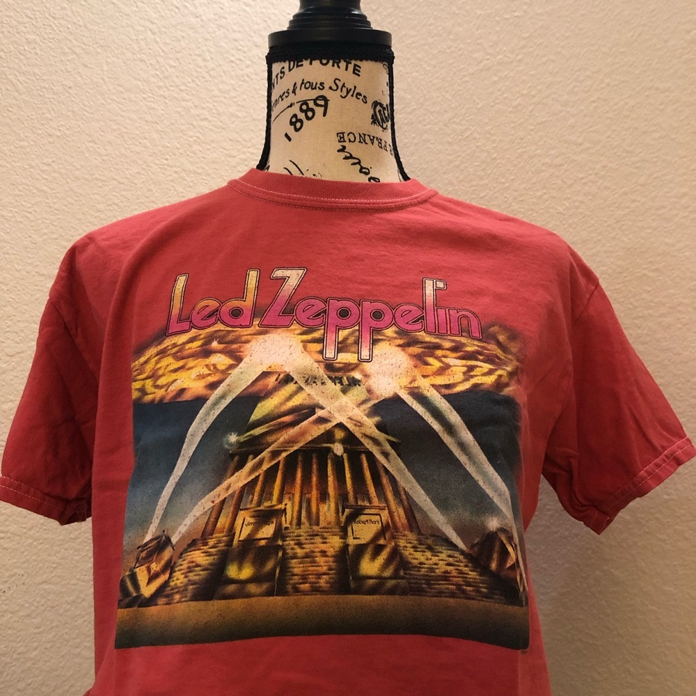 Led Zeppelin Red Graphic Crop T-Shirt